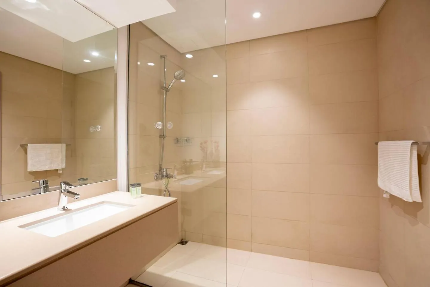 Bright&Spacious 2Bd Yas Island Абу-Даби 0*,  ОАЭ